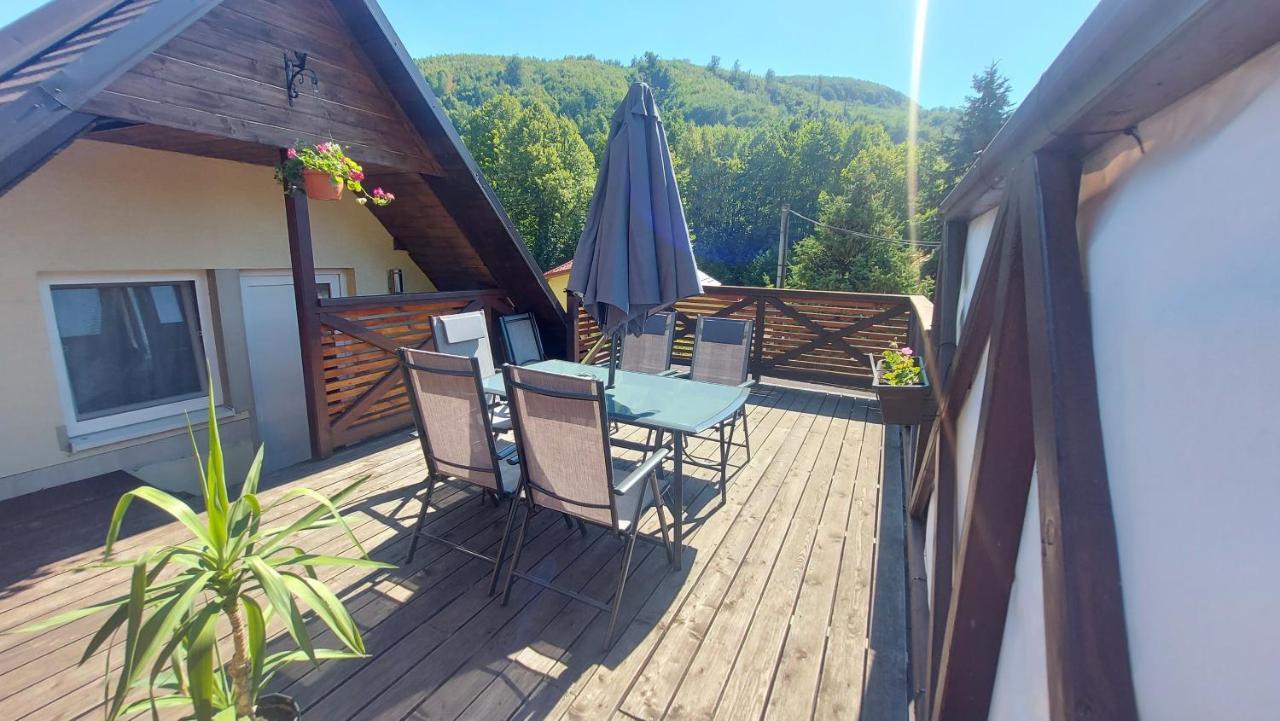 Apartman Tajov Pre 5-6 Osob, Privatne Parkovanie A Terasa Kültér fotó